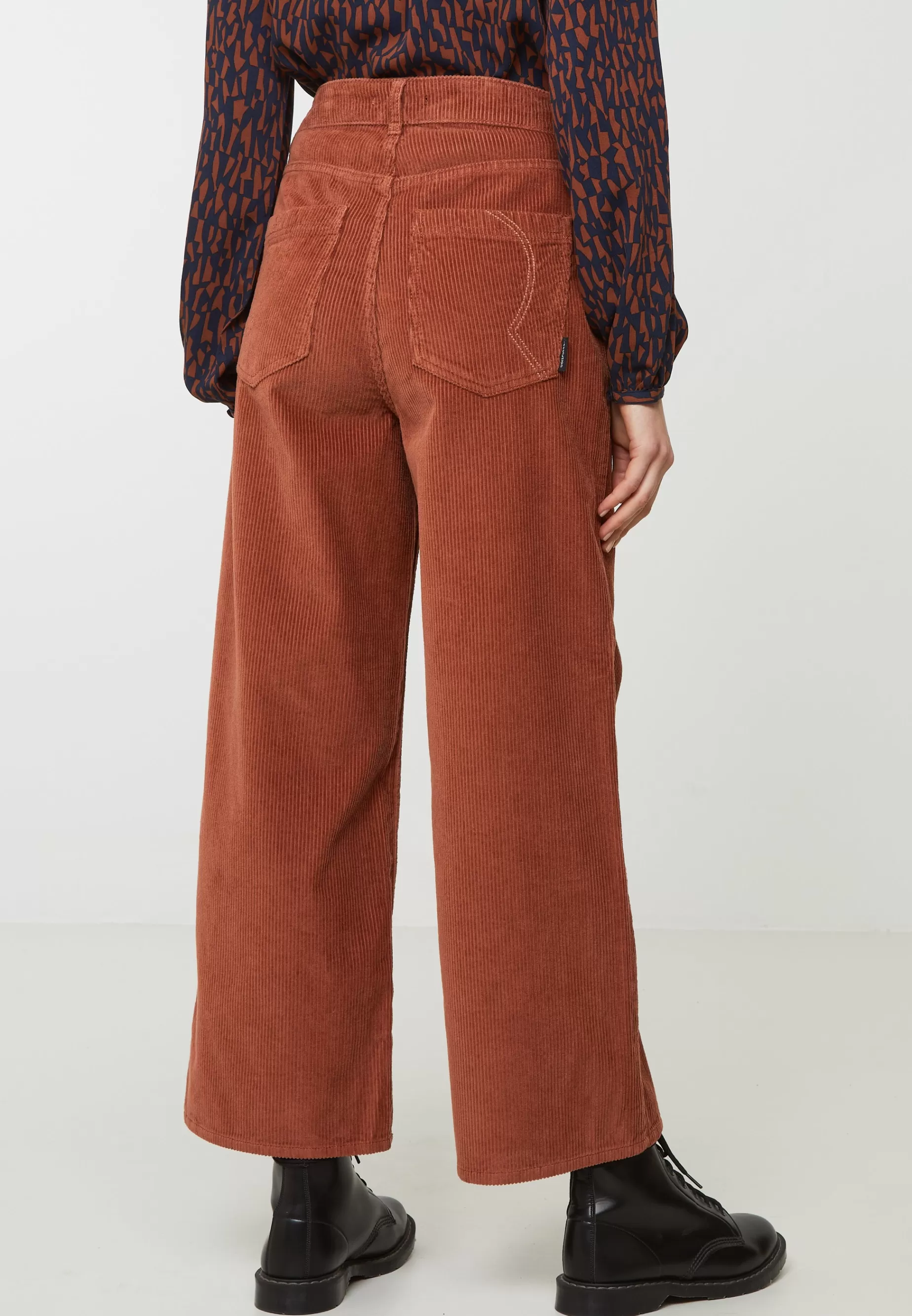 Shorts & Hosen<recolution Erica Cord Mandel